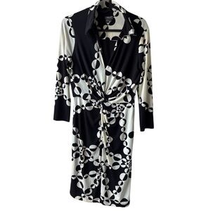 Muse Size 4 Black and Ivory Stretch Cocktail Dress Collared Geometric V Neck